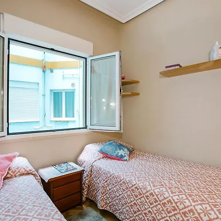 Modern In Donostia, 75 M² With Jacuzzi.