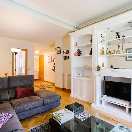 Modern In Donostia, 75 M² With Jacuzzi. San Sebastián